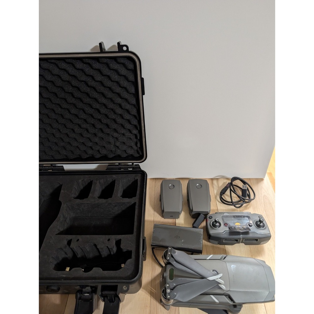 DJI Mavic 2 Zoom 4K Camera Drone L1Z Fly Lot.With 3 Batteries And Case